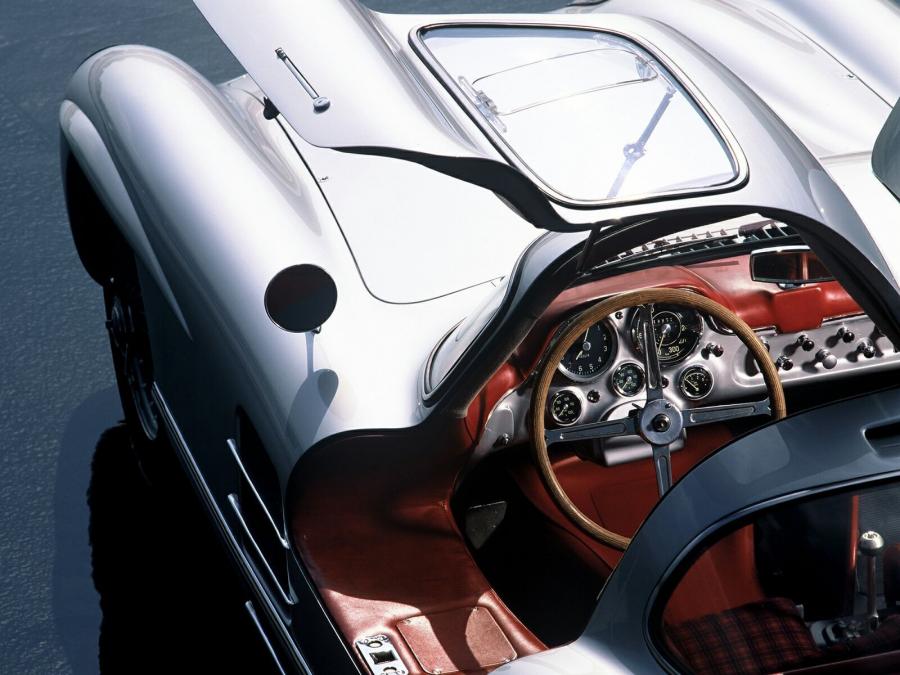  Mercedes-Benz SLR McLaren 2004 года  (фото 101 из 175)